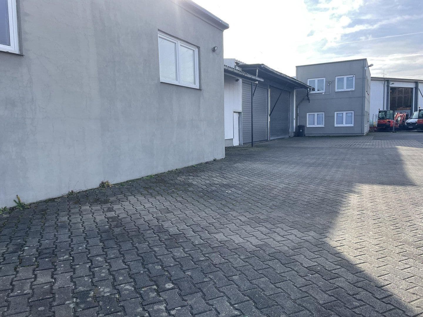 Prenájom nebytového priestoru 600 m², Lindenstr. 87b, Siegburg, Severné Porýnie - Westfálsko Prenájom nebytového priestoru 600 m², Lindenstr. 87b, Siegburg, Severné Porýnie - Westfálsko