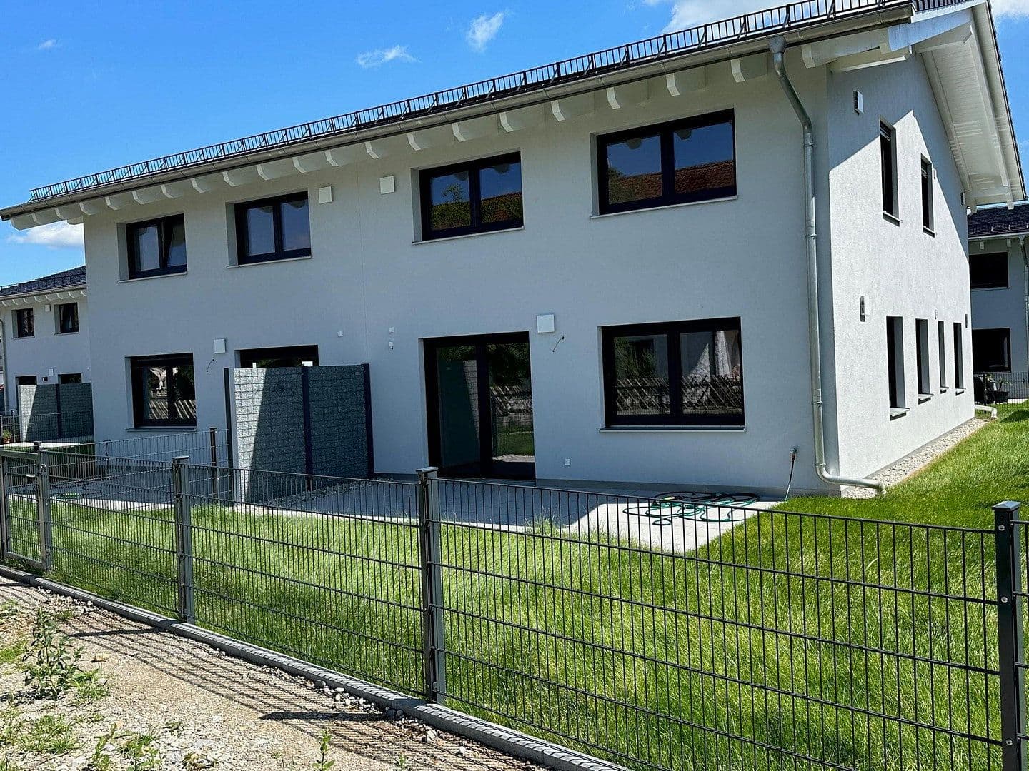 Predaj domu 175 m², pozemek 260 m², Brunnthal, Bavorsko Predaj domu 175 m², pozemek 260 m², Brunnthal, Bavorsko
