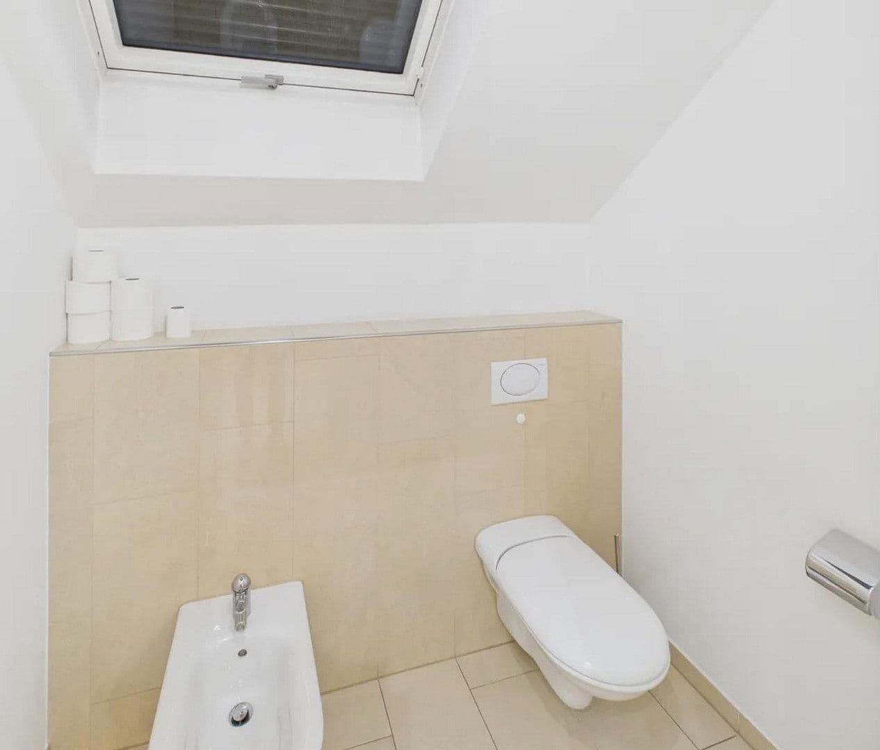Predaj domu 520 m², pozemek 697 m², Fritz-Ulrich-Str. 105, Heilbronn, Bádensko-Wurttembersko Predaj domu 520 m², pozemek 697 m², Fritz-Ulrich-Str. 105, Heilbronn, Bádensko-Wurttembersko