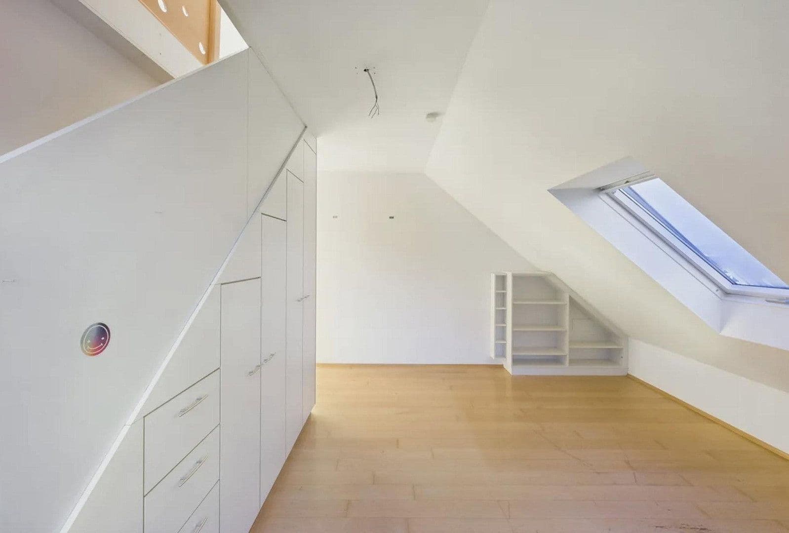 Predaj domu 520 m², pozemek 697 m², Fritz-Ulrich-Str. 105, Heilbronn, Bádensko-Wurttembersko Predaj domu 520 m², pozemek 697 m², Fritz-Ulrich-Str. 105, Heilbronn, Bádensko-Wurttembersko
