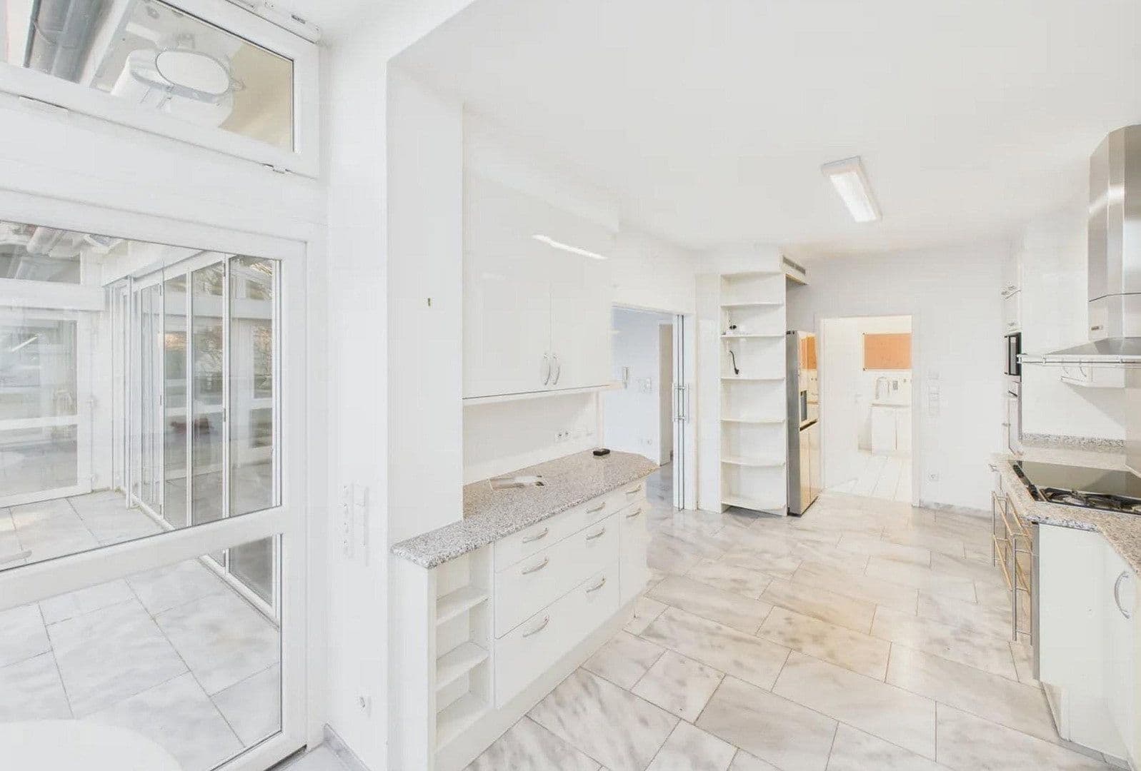 Predaj domu 520 m², pozemek 697 m², Fritz-Ulrich-Str. 105, Heilbronn, Bádensko-Wurttembersko Predaj domu 520 m², pozemek 697 m², Fritz-Ulrich-Str. 105, Heilbronn, Bádensko-Wurttembersko