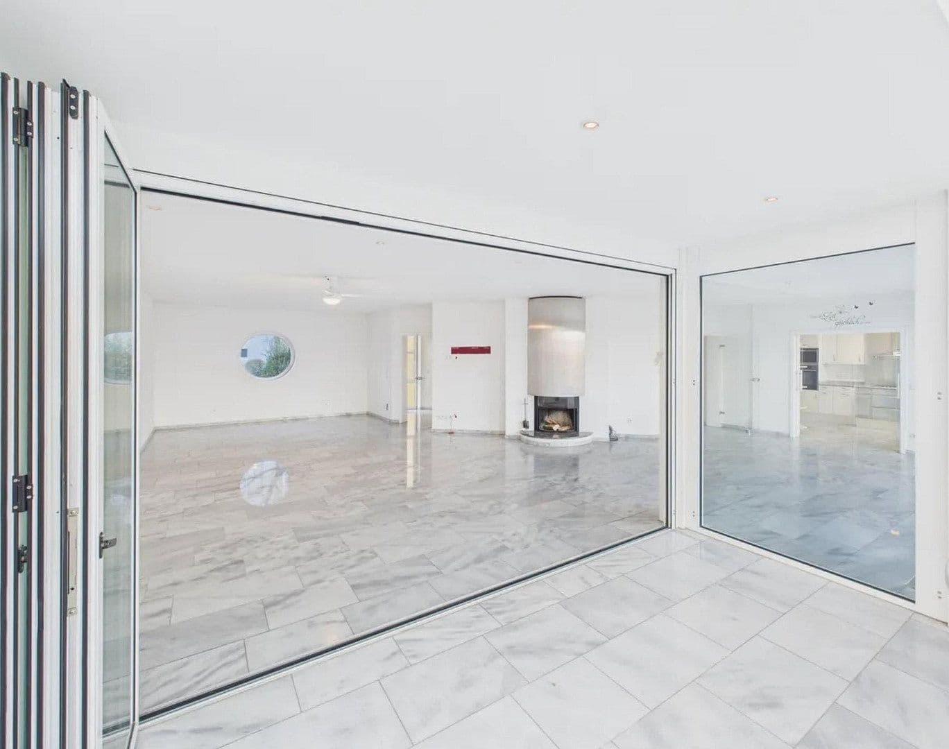 Predaj domu 520 m², pozemek 697 m², Fritz-Ulrich-Str. 105, Heilbronn, Bádensko-Wurttembersko Predaj domu 520 m², pozemek 697 m², Fritz-Ulrich-Str. 105, Heilbronn, Bádensko-Wurttembersko