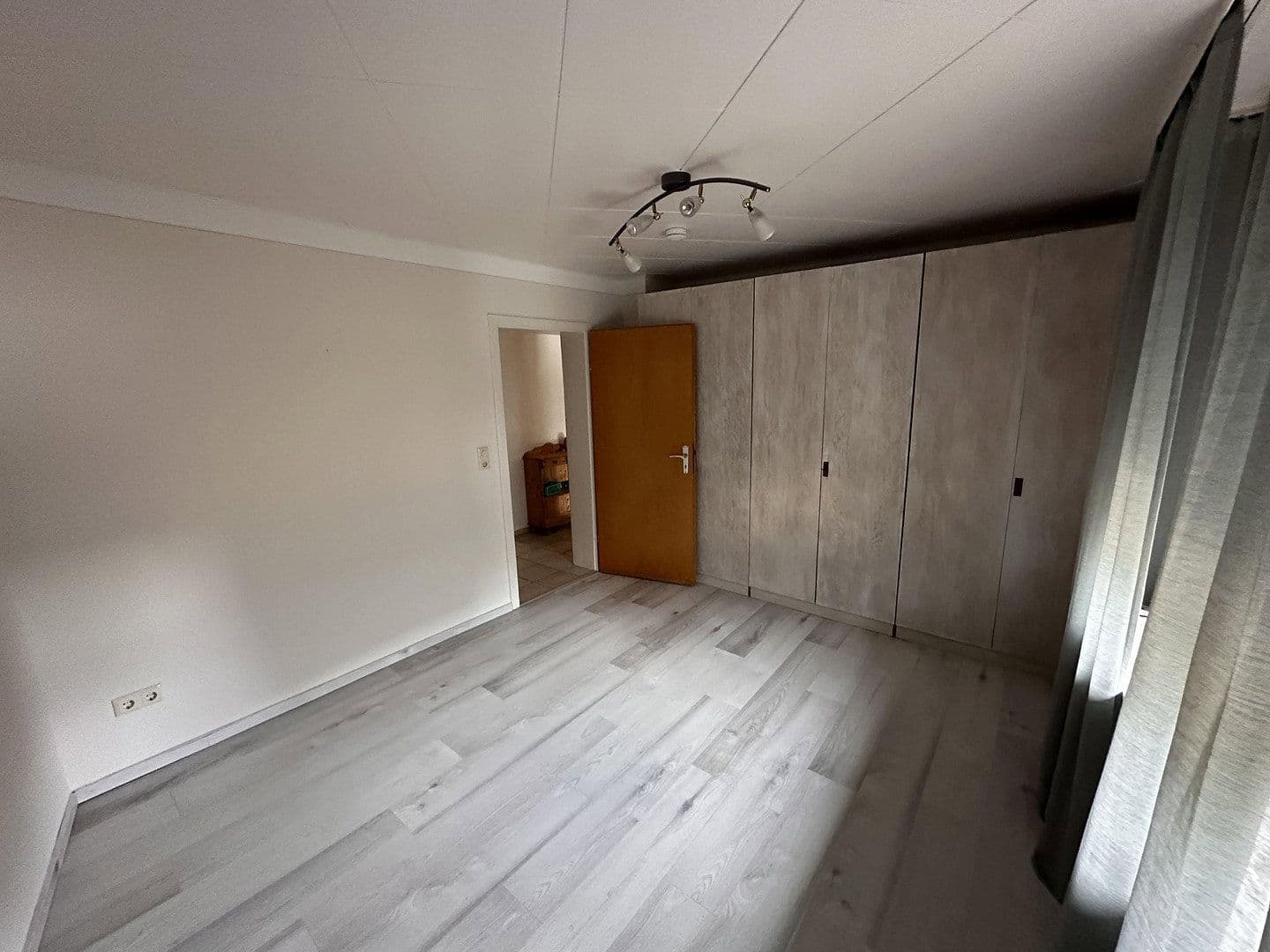 Prenájom domu 90 m², pozemek 110 m², Kollig, Porýnie-Falcko Prenájom domu 90 m², pozemek 110 m², Kollig, Porýnie-Falcko