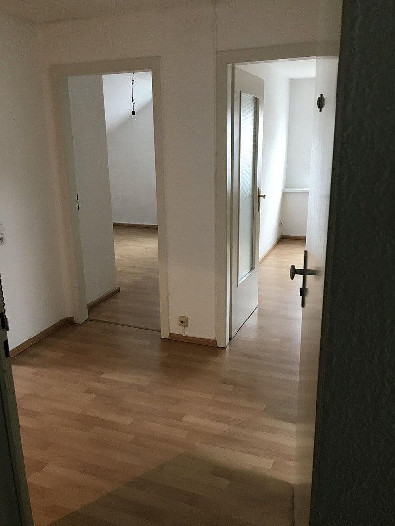 Prenájom bytu 3-izbový 74 m², Erbschlöer Straße, Wuppertal - Ronsdorf, Severné Porýnie - Westfálsko Prenájom bytu 3-izbový 74 m², Erbschlöer Straße, Wuppertal - Ronsdorf, Severné Porýnie - Westfálsko