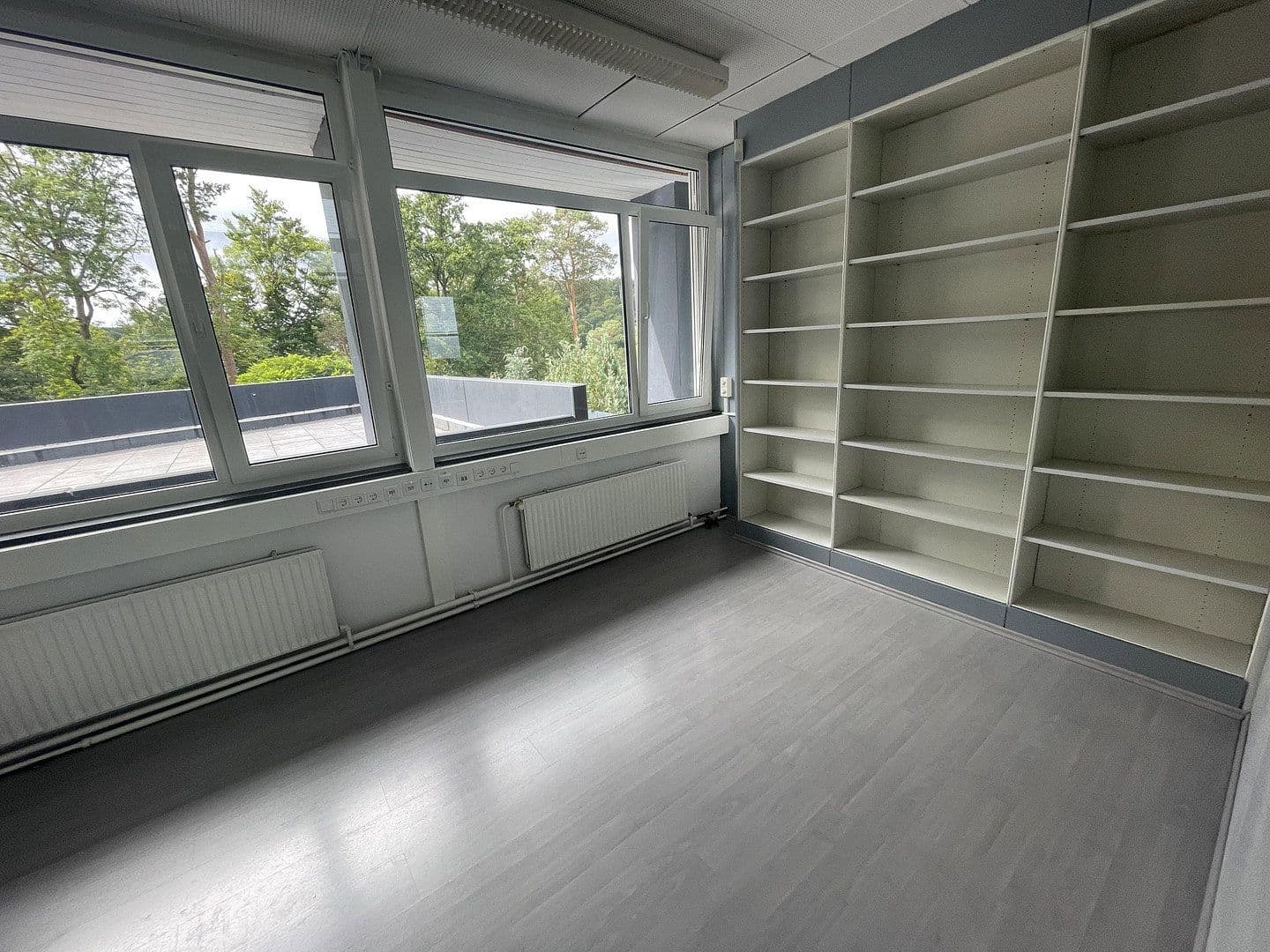 Prenájom kancelárie 222 m², Weil der Stadt, Bádensko-Wurttembersko Prenájom kancelárie 222 m², Weil der Stadt, Bádensko-Wurttembersko