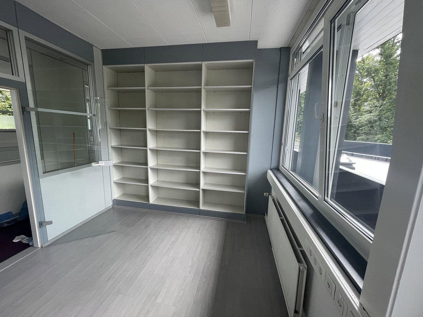 Prenájom kancelárie 222 m², Weil der Stadt, Bádensko-Wurttembersko Prenájom kancelárie 222 m², Weil der Stadt, Bádensko-Wurttembersko