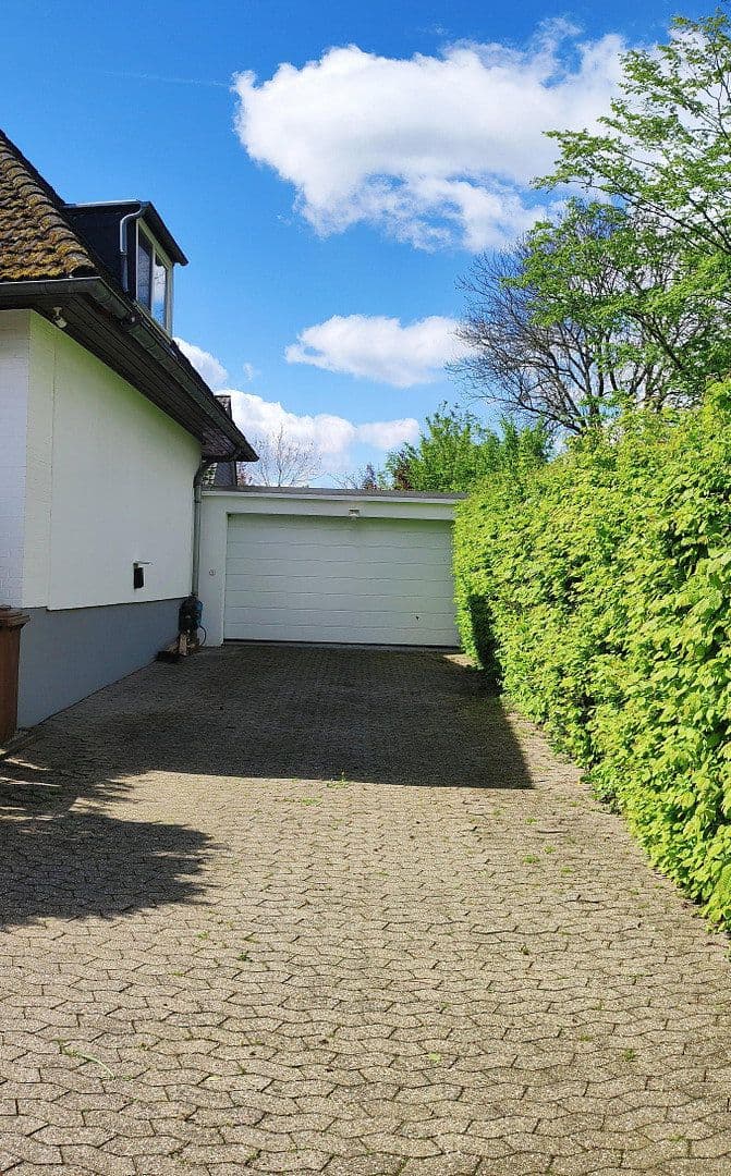 Predaj domu 297 m², pozemek 865 m², Ratingen, Severné Porýnie - Westfálsko Predaj domu 297 m², pozemek 865 m², Ratingen, Severné Porýnie - Westfálsko