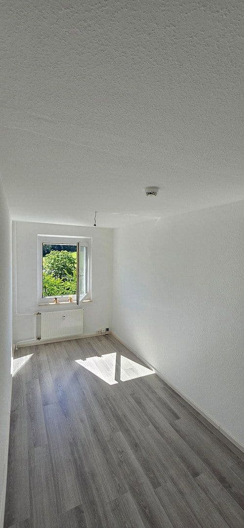 Prenájom bytu 3-izbový 63 m², Auerbachstr. 38, Gera, Durínsko Prenájom bytu 3-izbový 63 m², Auerbachstr. 38, Gera, Durínsko