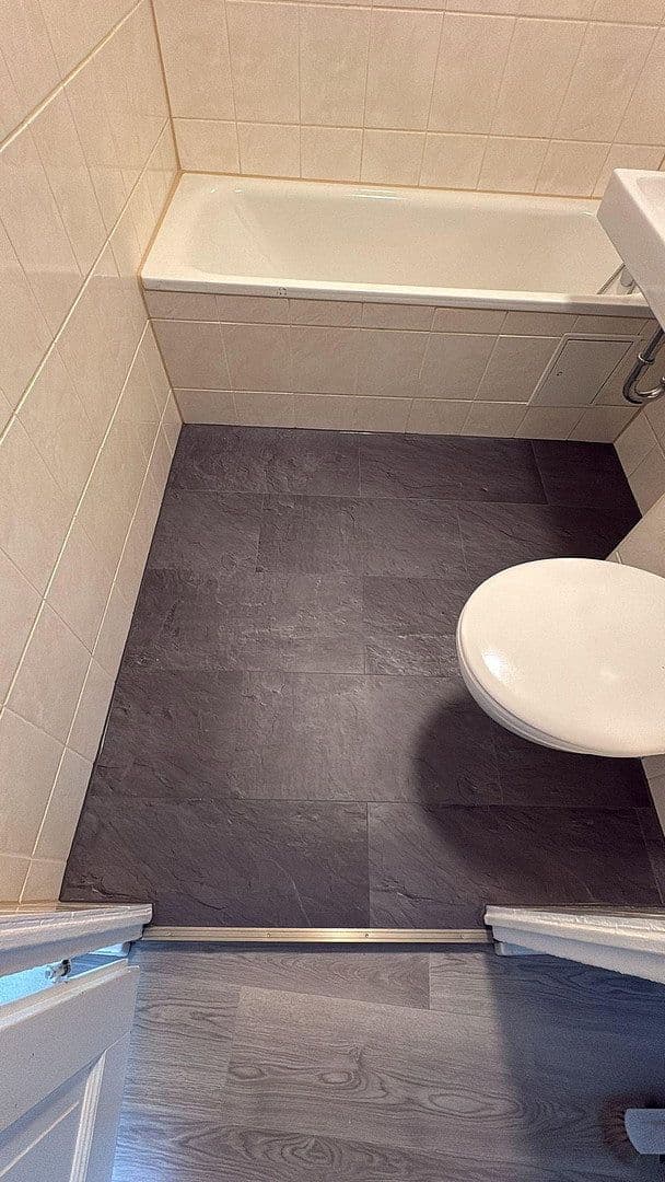 Prenájom bytu 3-izbový 63 m², Auerbachstr. 38, Gera, Durínsko Prenájom bytu 3-izbový 63 m², Auerbachstr. 38, Gera, Durínsko