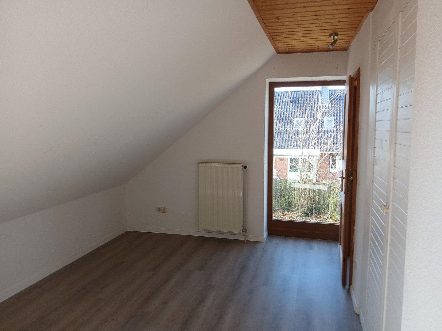 Predaj domu 140 m², pozemek 2.001 m², Büdelsdorf, Šlezvicko-Holštajnsko Predaj domu 140 m², pozemek 2.001 m², Büdelsdorf, Šlezvicko-Holštajnsko