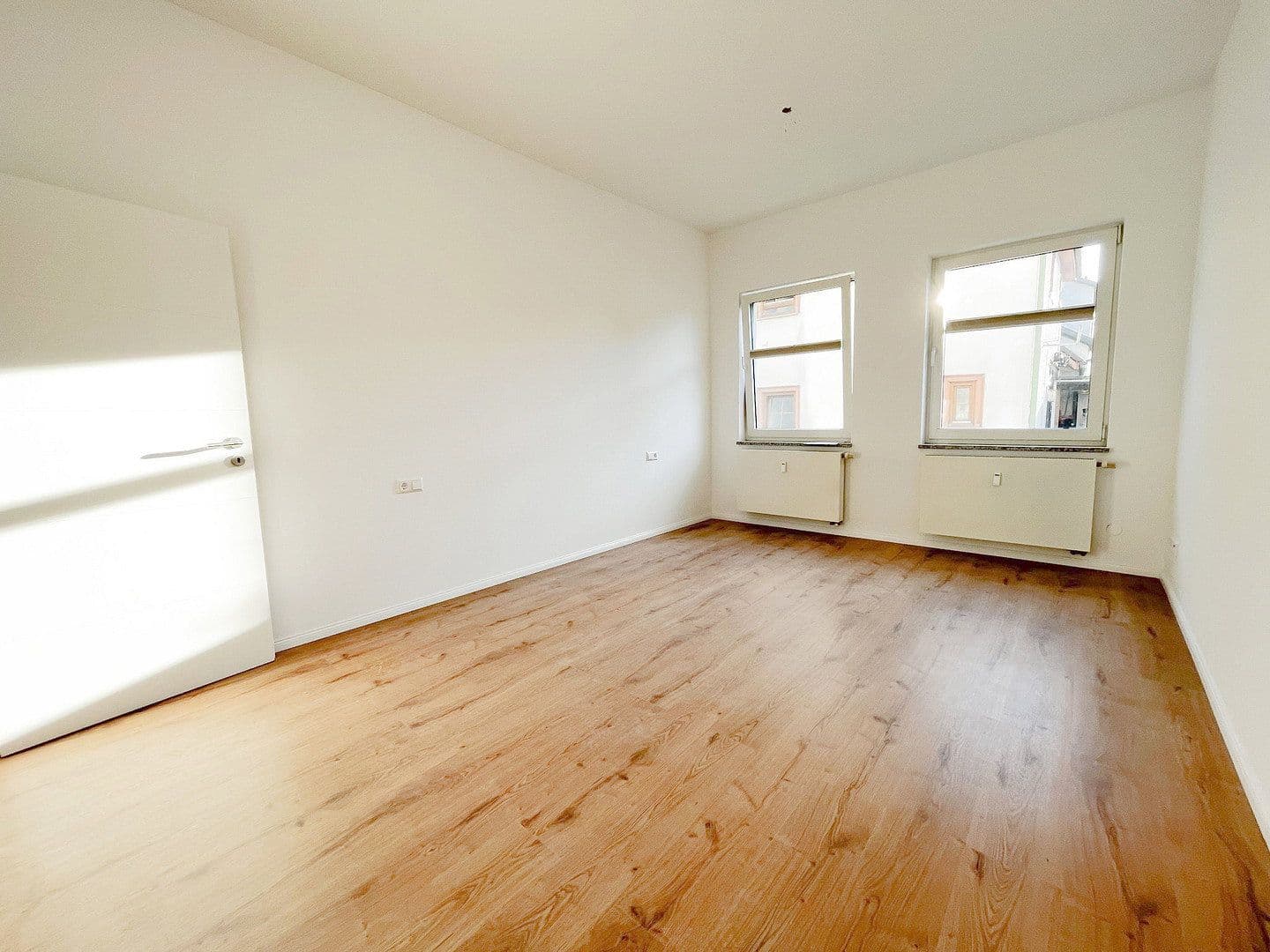 Prenájom bytu 4-izbový 97 m², Ilsfeld, Bádensko-Wurttembersko Prenájom bytu 4-izbový 97 m², Ilsfeld, Bádensko-Wurttembersko