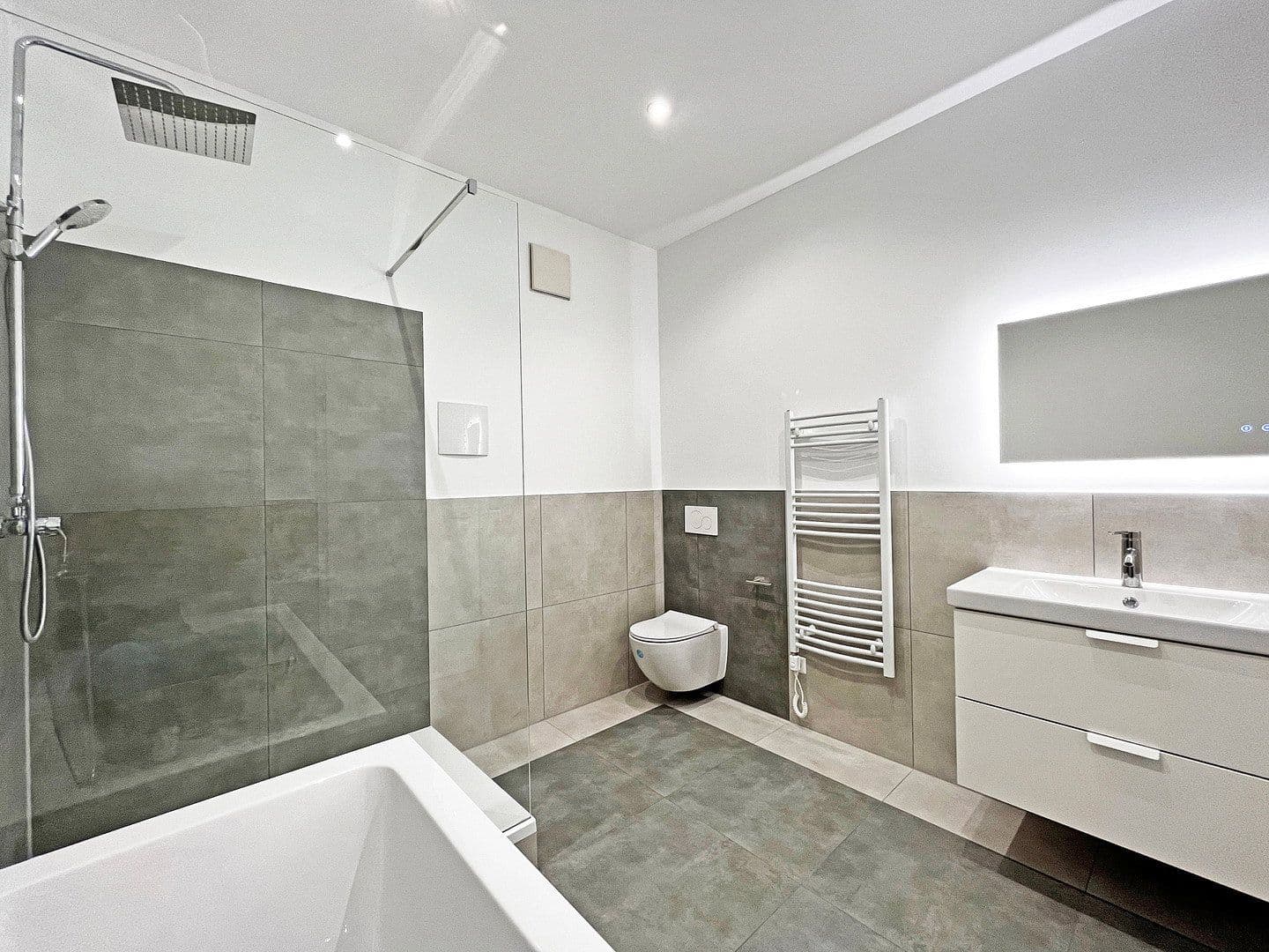 Prenájom bytu 4-izbový 97 m², Ilsfeld, Bádensko-Wurttembersko Prenájom bytu 4-izbový 97 m², Ilsfeld, Bádensko-Wurttembersko