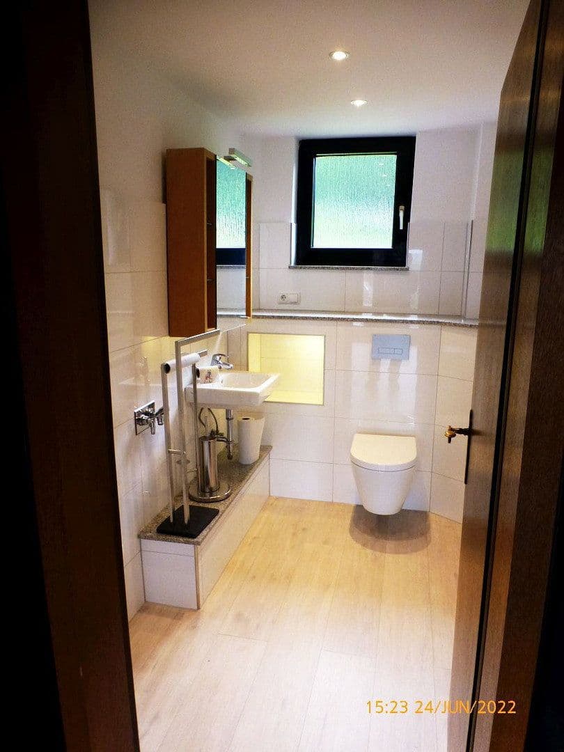 Prenájom bytu 3-izbový 90 m², Niedernhausen, Hesensko Prenájom bytu 3-izbový 90 m², Niedernhausen, Hesensko