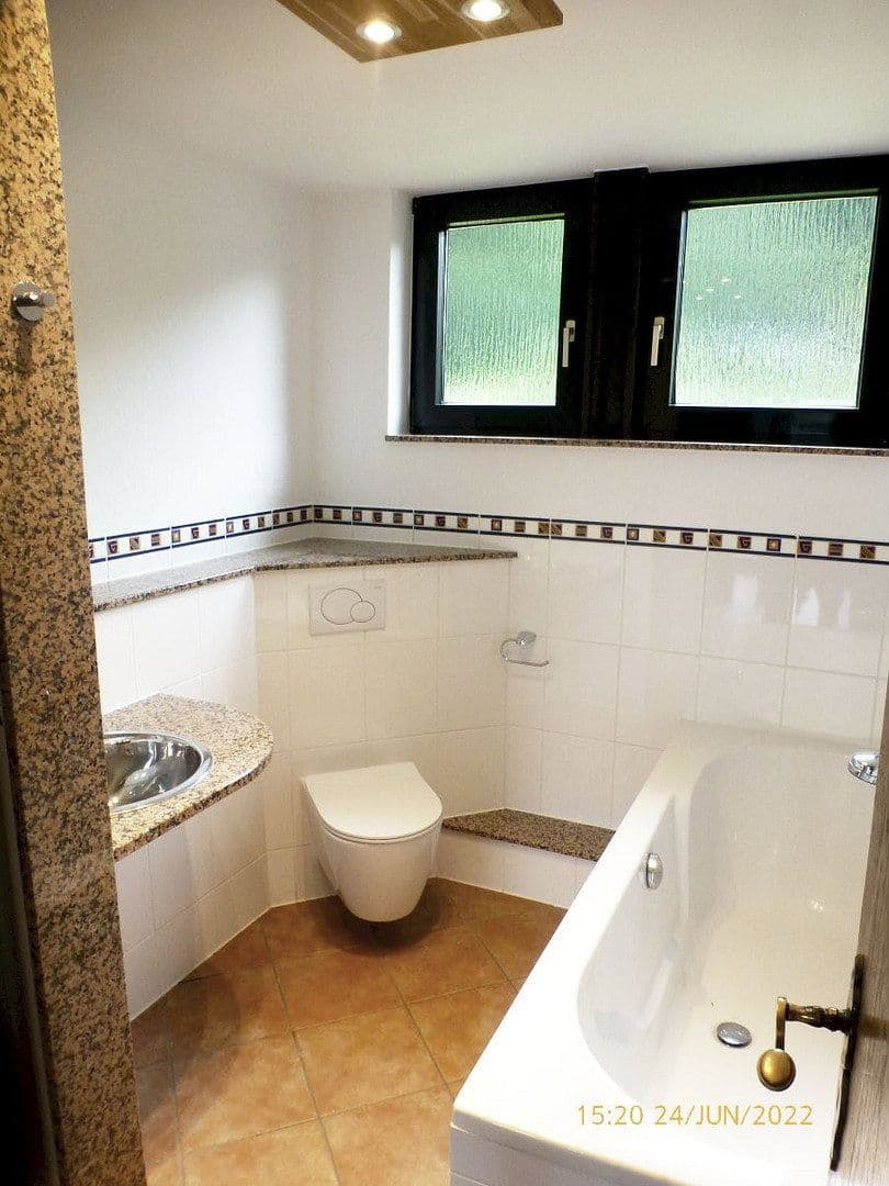 Prenájom bytu 3-izbový 90 m², Niedernhausen, Hesensko Prenájom bytu 3-izbový 90 m², Niedernhausen, Hesensko