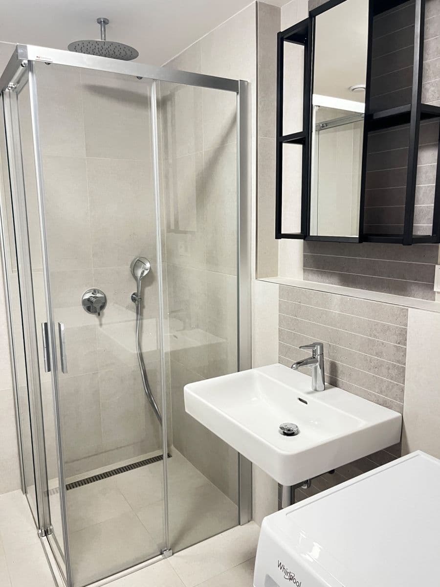 Prenájom bytu 2-izbový 52 m², U Lihovaru, Praha, Praha Prenájom bytu 2-izbový 52 m², U Lihovaru, Praha, Praha