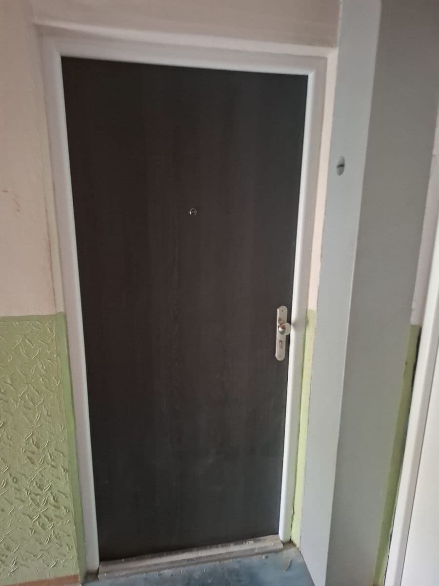 Prenájom bytu 2-izbový 65 m², Kundratická, Chomutov, Ústecký kraj Prenájom bytu 2-izbový 65 m², Kundratická, Chomutov, Ústecký kraj