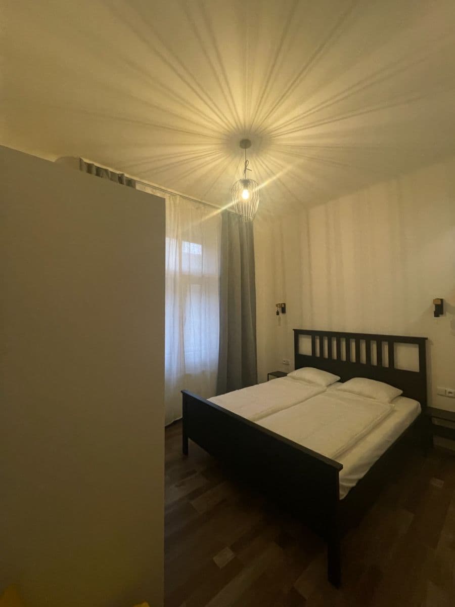 Prenájom bytu 2-izbový 42 m², Navrátilova, Praha, Praha Prenájom bytu 2-izbový 42 m², Navrátilova, Praha, Praha