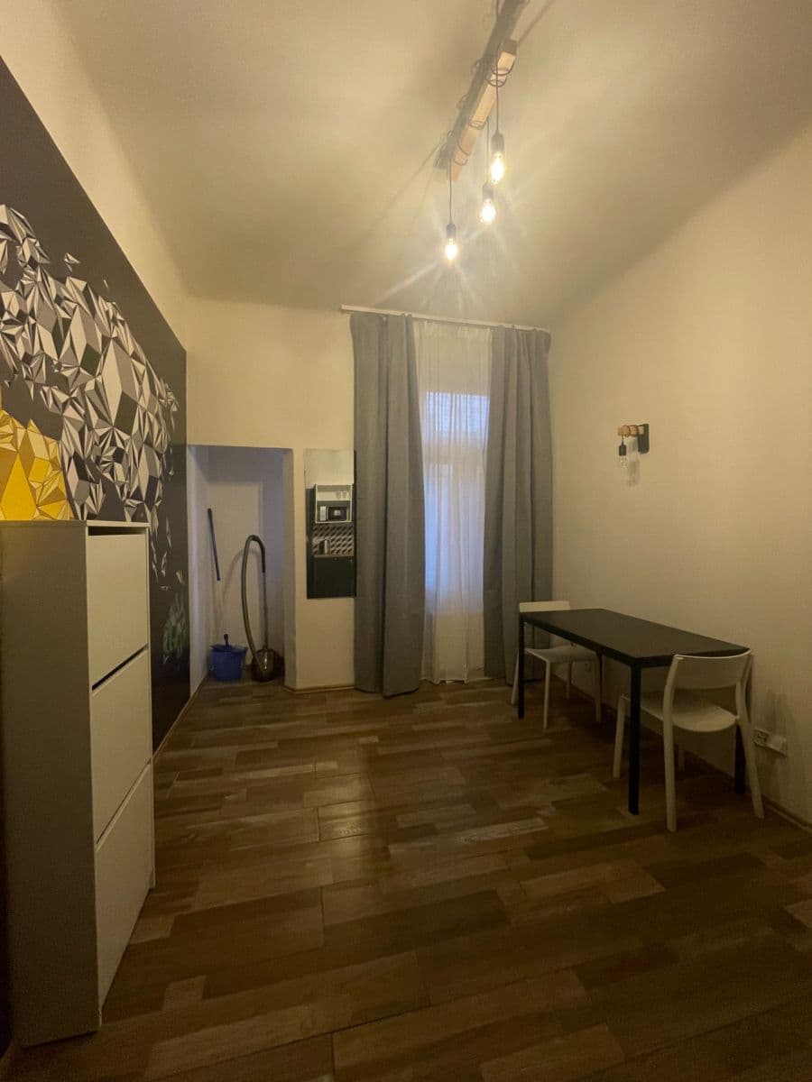 Prenájom bytu 2-izbový 42 m², Navrátilova, Praha, Praha Prenájom bytu 2-izbový 42 m², Navrátilova, Praha, Praha