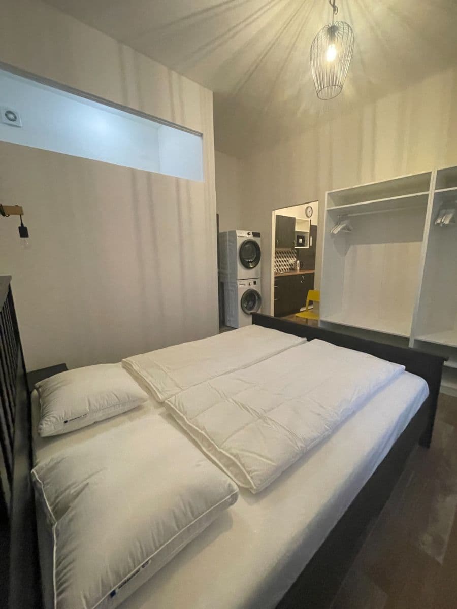 Prenájom bytu 2-izbový 42 m², Navrátilova, Praha, Praha Prenájom bytu 2-izbový 42 m², Navrátilova, Praha, Praha