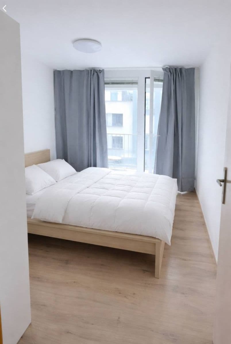 Prenájom bytu 2-izbový 45 m², Zubrnická, Praha, Praha Prenájom bytu 2-izbový 45 m², Zubrnická, Praha, Praha