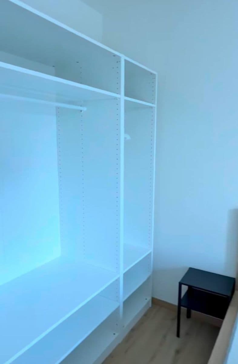 Prenájom bytu 2-izbový 45 m², Zubrnická, Praha, Praha Prenájom bytu 2-izbový 45 m², Zubrnická, Praha, Praha