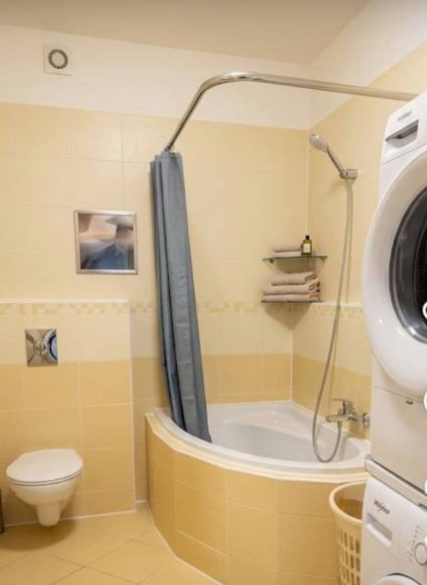 Prenájom bytu 2-izbový 45 m², Zubrnická, Praha, Praha Prenájom bytu 2-izbový 45 m², Zubrnická, Praha, Praha