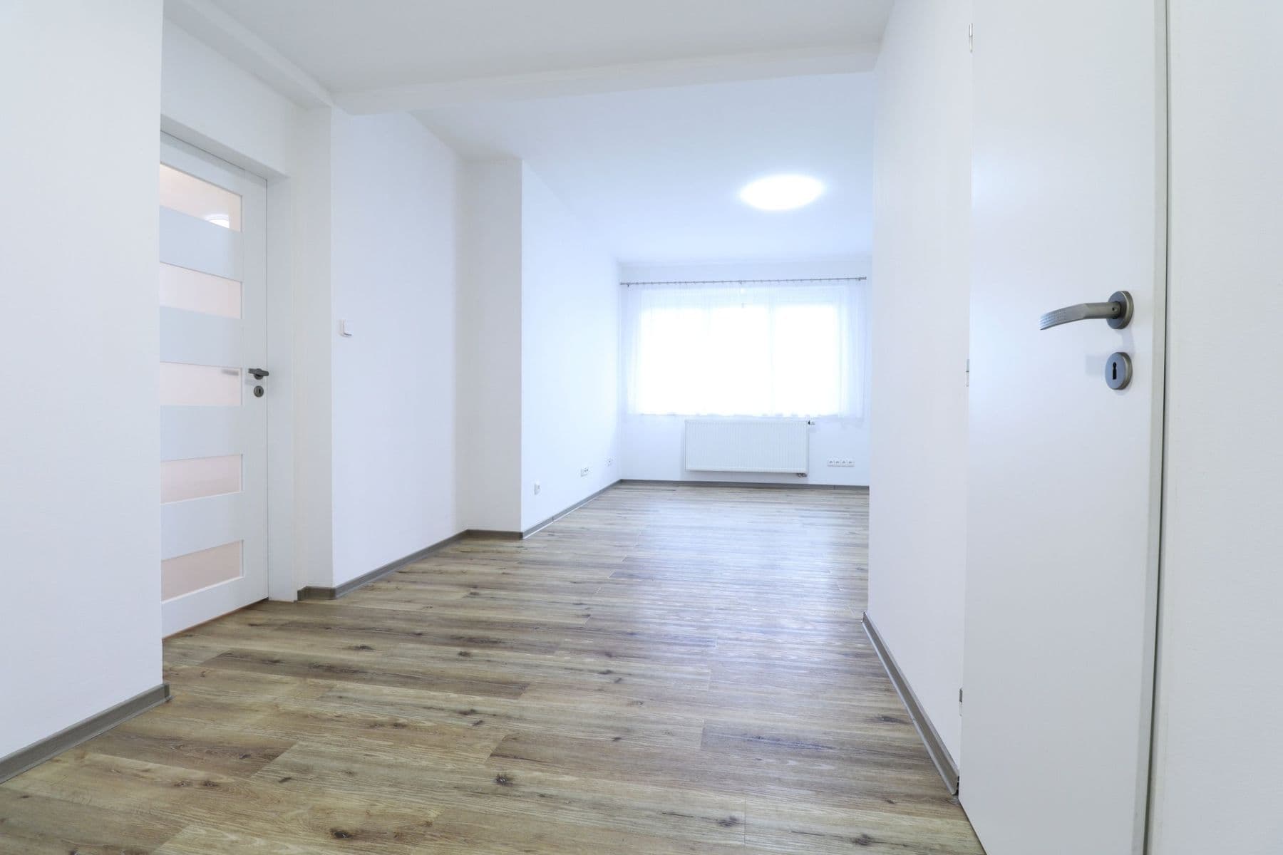 Prenájom bytu 3-izbový 75 m², Hyacintová, Praha, Praha Prenájom bytu 3-izbový 75 m², Hyacintová, Praha, Praha