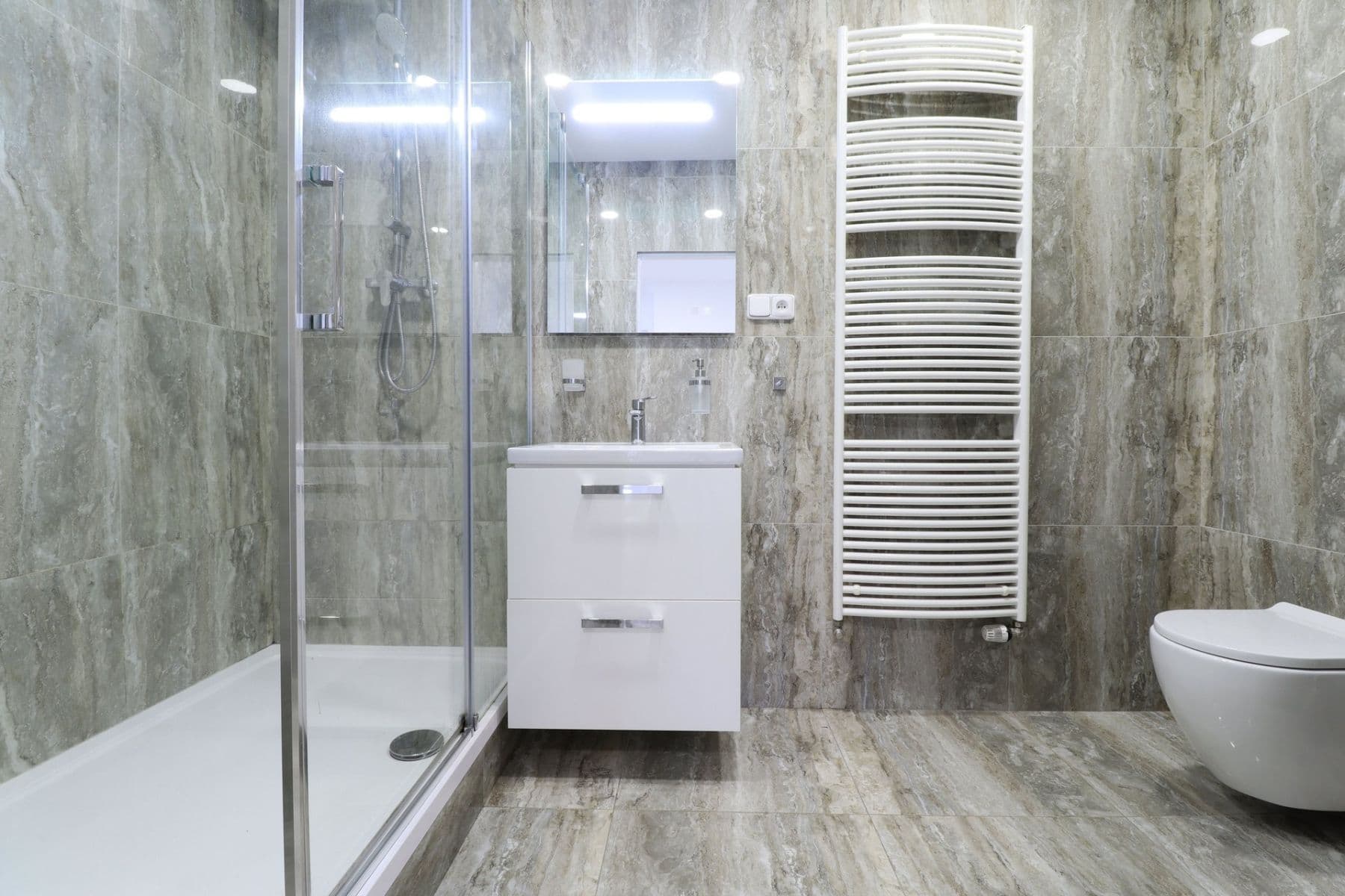 Prenájom bytu 3-izbový 75 m², Hyacintová, Praha, Praha Prenájom bytu 3-izbový 75 m², Hyacintová, Praha, Praha