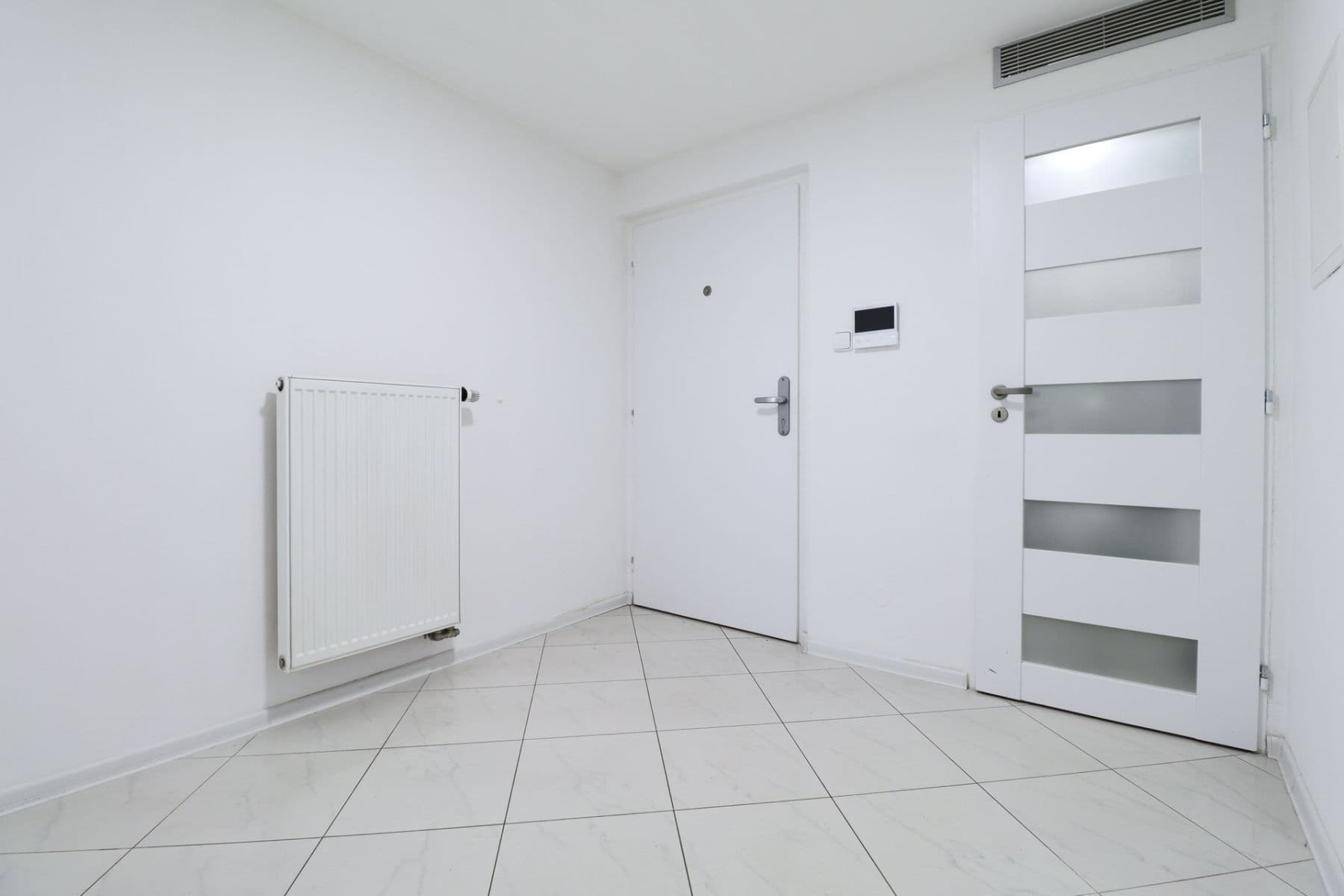 Prenájom bytu 3-izbový 75 m², Hyacintová, Praha, Praha Prenájom bytu 3-izbový 75 m², Hyacintová, Praha, Praha