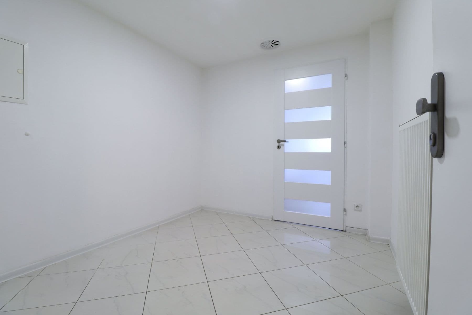 Prenájom bytu 3-izbový 75 m², Hyacintová, Praha, Praha Prenájom bytu 3-izbový 75 m², Hyacintová, Praha, Praha