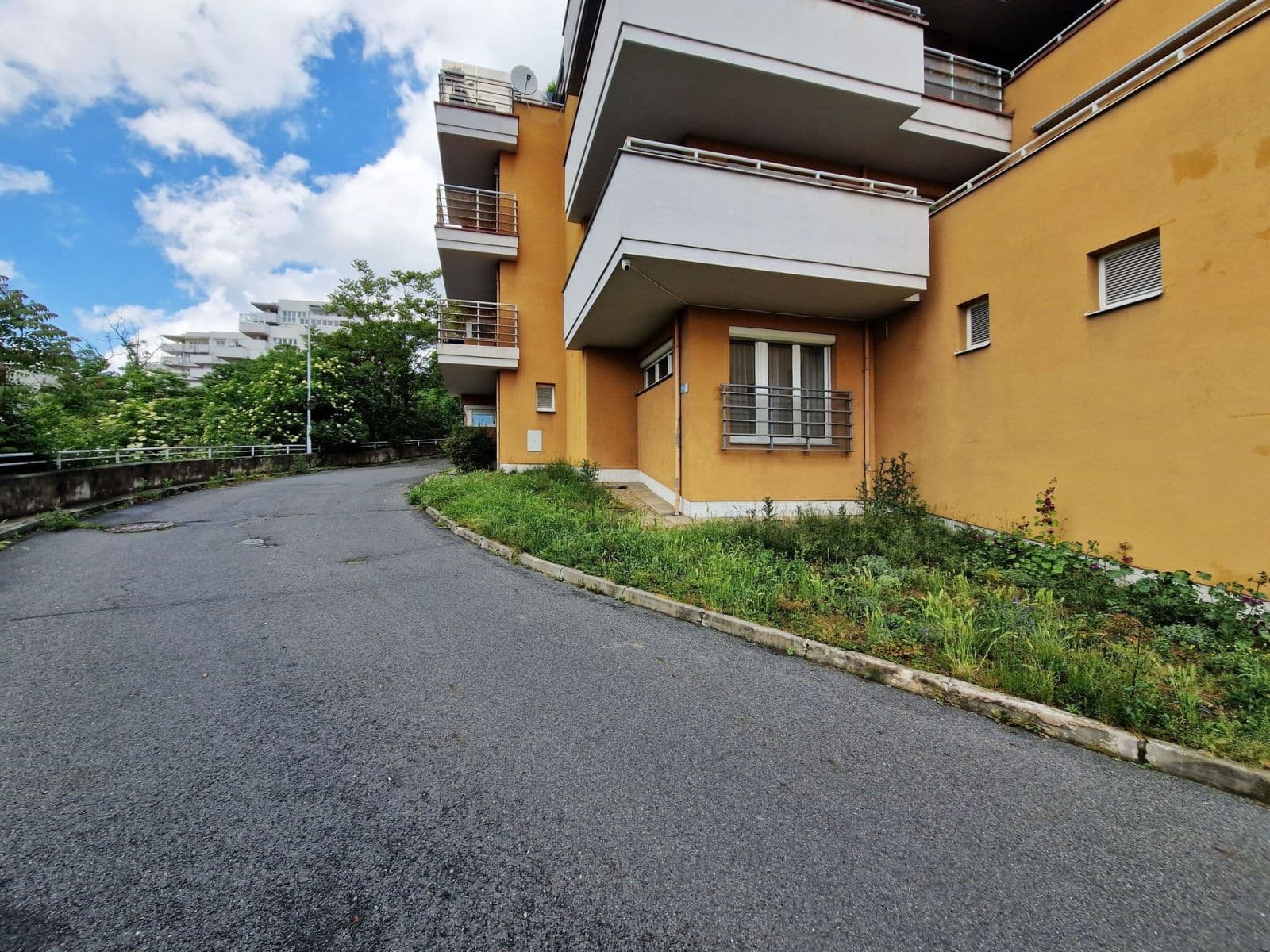 Prenájom bytu 3-izbový 75 m², Hyacintová, Praha, Praha Prenájom bytu 3-izbový 75 m², Hyacintová, Praha, Praha