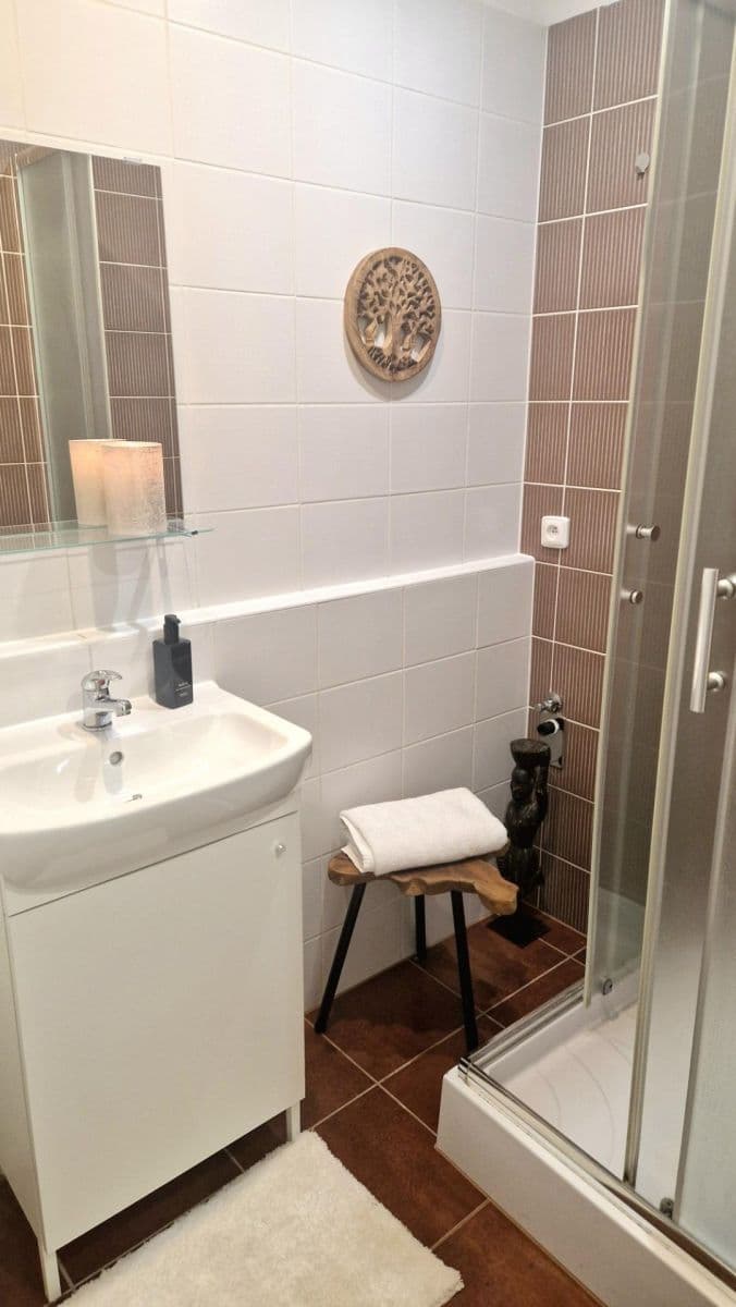 Prenájom bytu 1-izbový 25 m², Leoše Janáčka, Luhačovice, Zlínský kraj Prenájom bytu 1-izbový 25 m², Leoše Janáčka, Luhačovice, Zlínský kraj