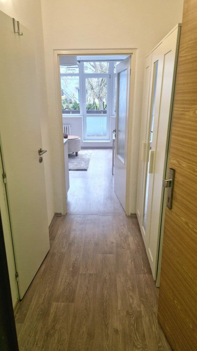 Prenájom bytu 1-izbový 25 m², Leoše Janáčka, Luhačovice, Zlínský kraj Prenájom bytu 1-izbový 25 m², Leoše Janáčka, Luhačovice, Zlínský kraj