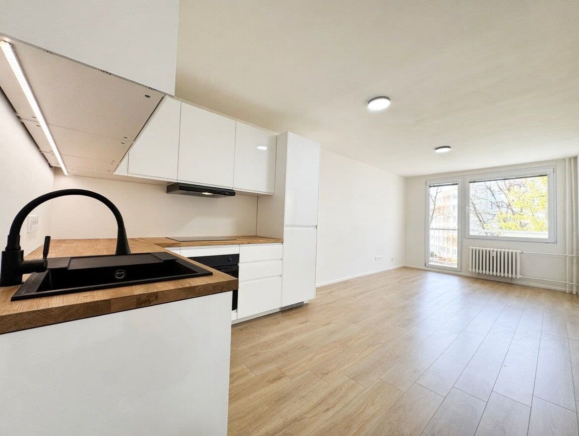 Predaj bytu 4-izbový 77 m², Bezručova, Mělník, Středočeský kraj Predaj bytu 4-izbový 77 m², Bezručova, Mělník, Středočeský kraj