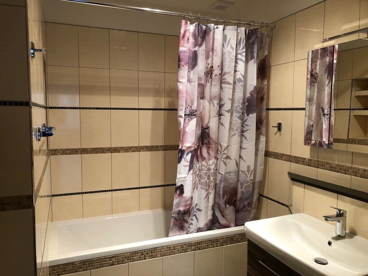 Prenájom bytu 2-izbový 46 m², Žateckých, Praha, Praha Prenájom bytu 2-izbový 46 m², Žateckých, Praha, Praha