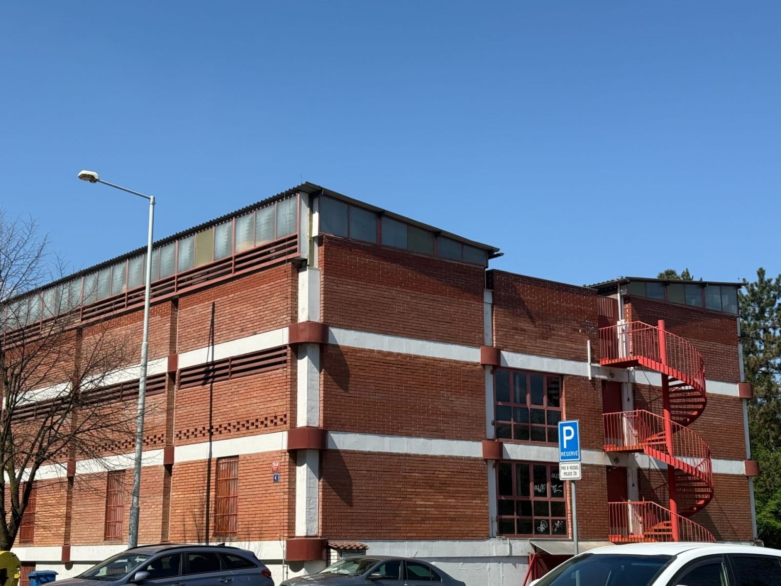 Prenájom garáže 23 m², Praha, Praha Prenájom garáže 23 m², Praha, Praha