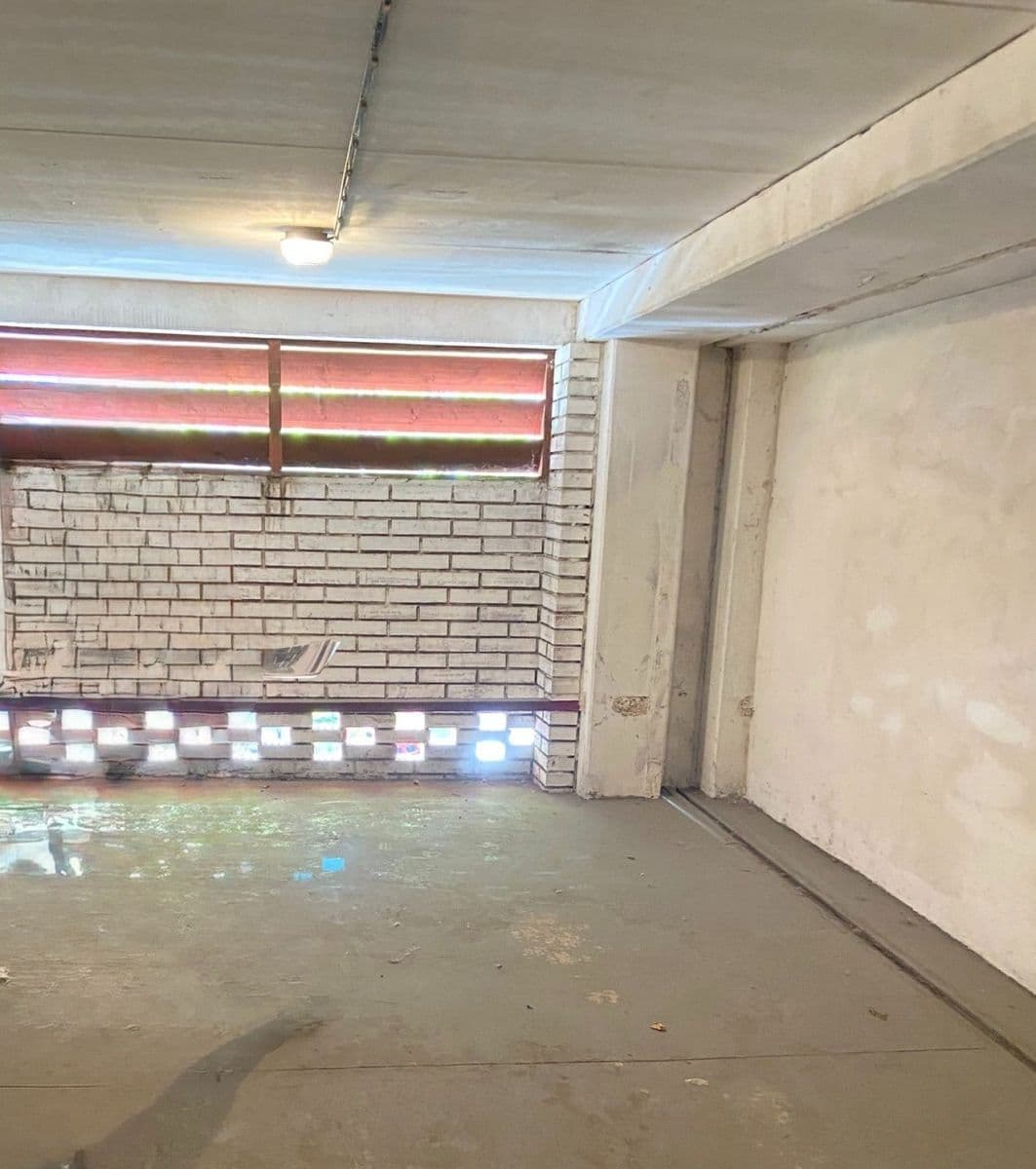 Prenájom garáže 23 m², Praha, Praha Prenájom garáže 23 m², Praha, Praha