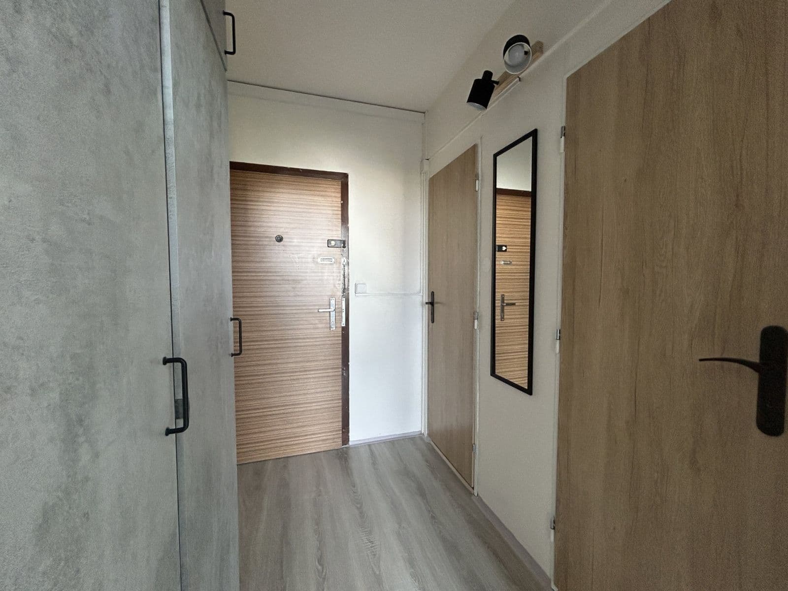 Prenájom bytu 1-izbový 34 m², Křivenická, Praha, Praha Prenájom bytu 1-izbový 34 m², Křivenická, Praha, Praha