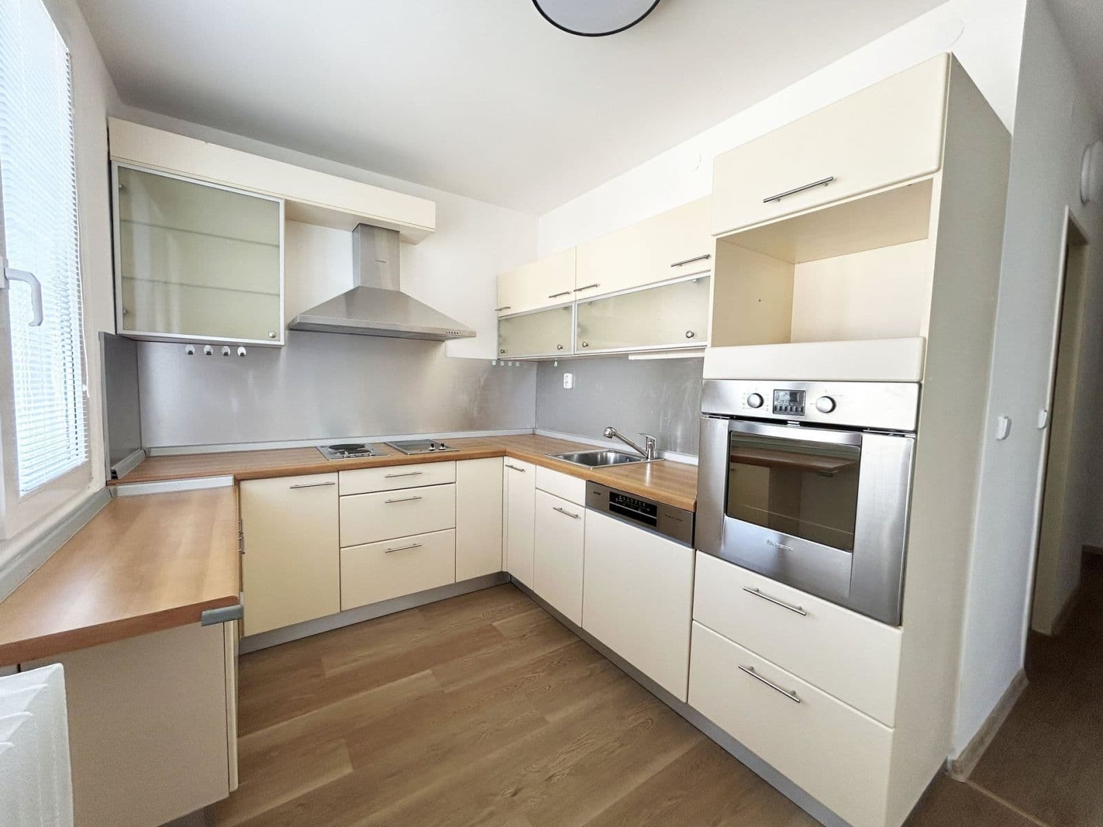Prenájom bytu 3-izbový 84 m², Roháčova, Český Brod, Středočeský kraj Prenájom bytu 3-izbový 84 m², Roháčova, Český Brod, Středočeský kraj