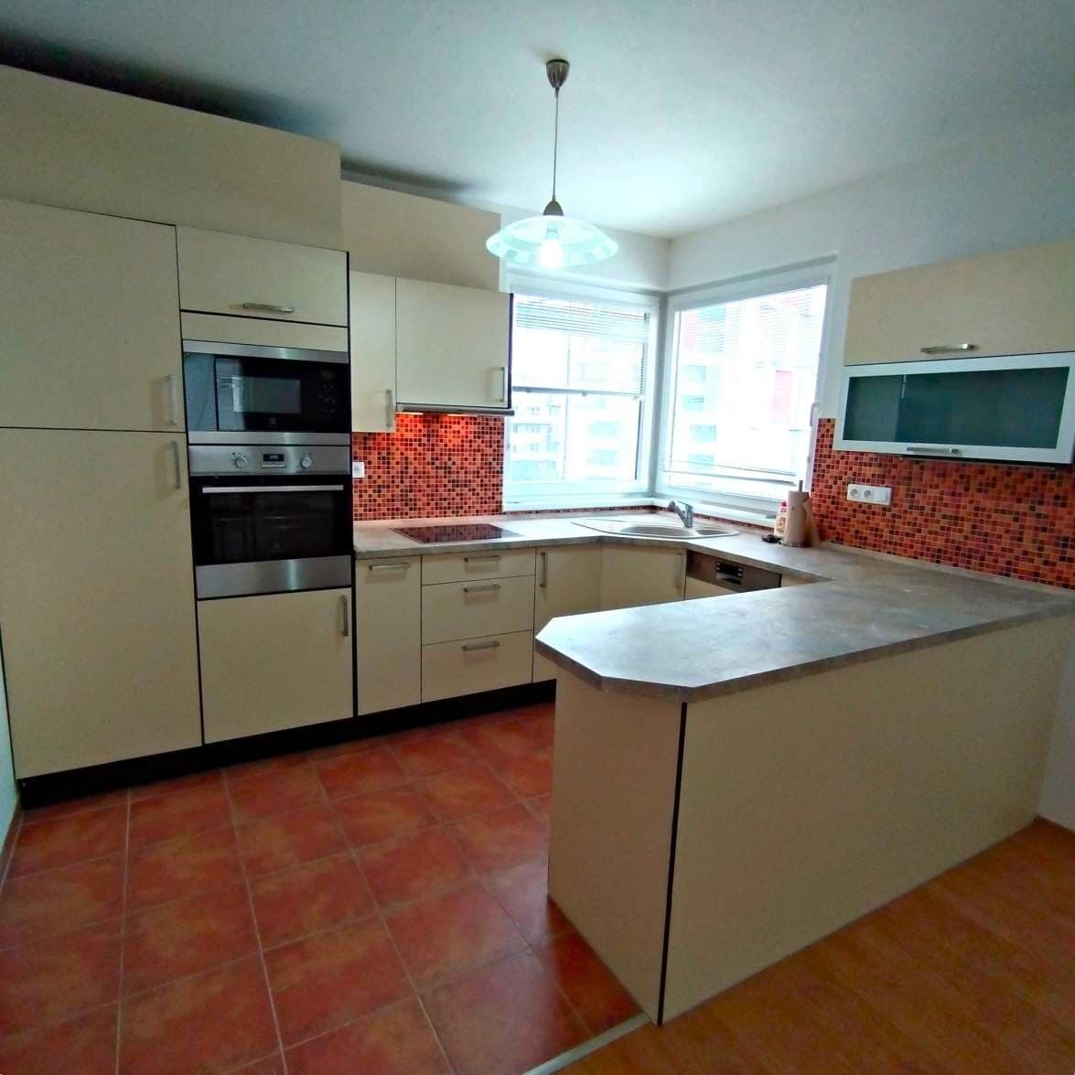 Prenájom bytu 2-izbový 58 m², Hornoměcholupská, Praha, Praha Prenájom bytu 2-izbový 58 m², Hornoměcholupská, Praha, Praha