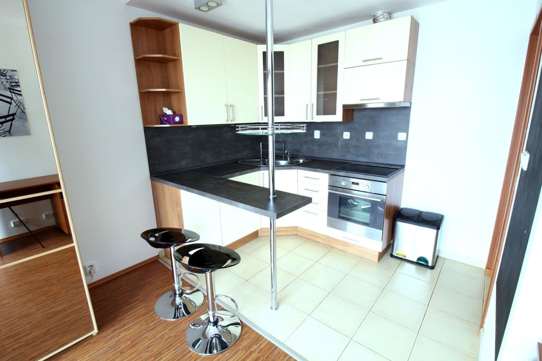 Prenájom bytu 1-izbový 30 m², Pod lipami, Praha, Praha Prenájom bytu 1-izbový 30 m², Pod lipami, Praha, Praha