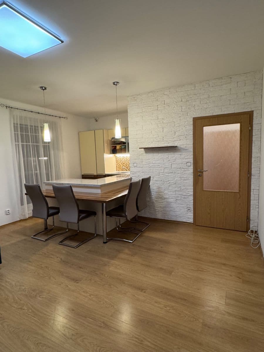 Prenájom bytu 2-izbový 52 m², U Ctěnického Potoka, Přezletice, Středočeský kraj Prenájom bytu 2-izbový 52 m², U Ctěnického Potoka, Přezletice, Středočeský kraj