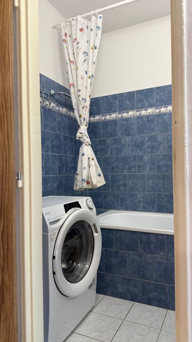 Prenájom bytu 2-izbový 50 m², Veľkonecpalská, Prievidza, Trenčiansky kraj Prenájom bytu 2-izbový 50 m², Veľkonecpalská, Prievidza, Trenčiansky kraj