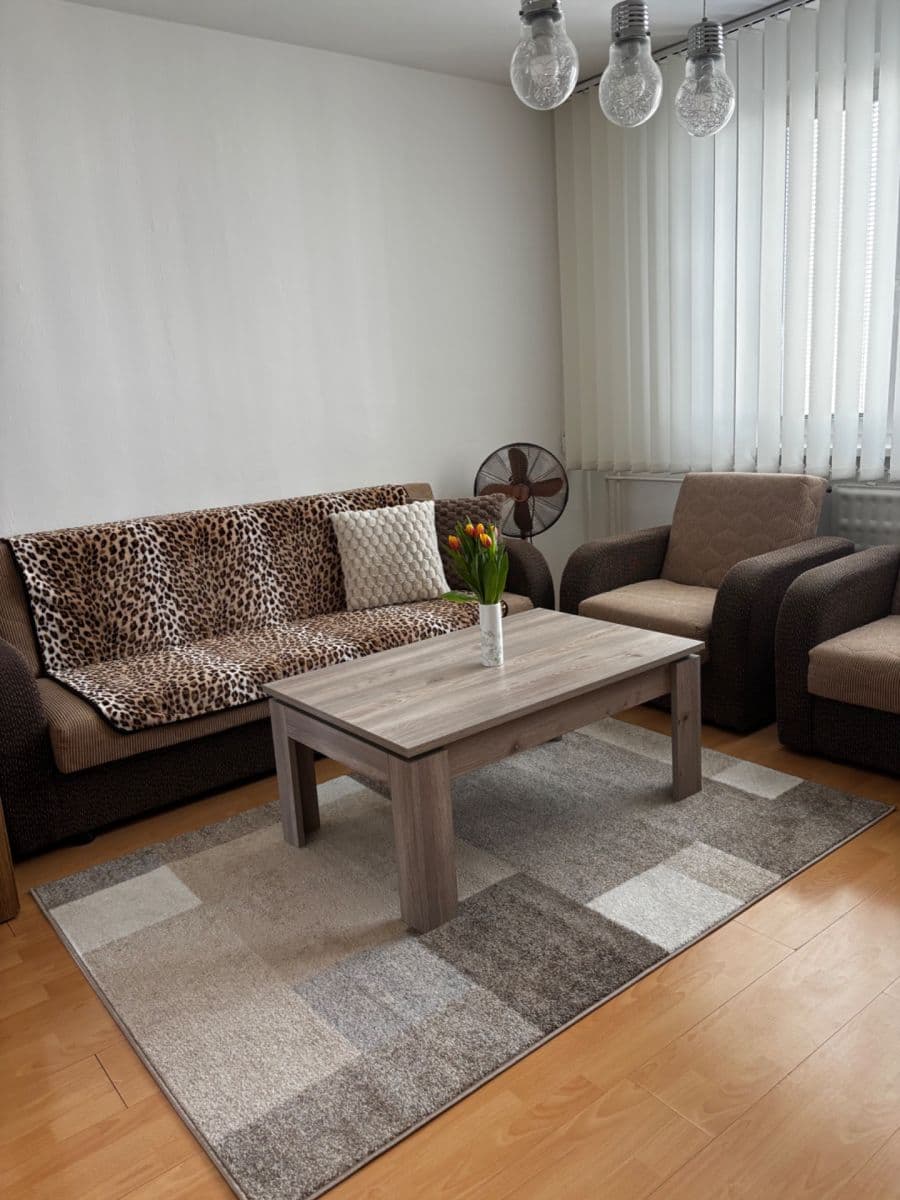 Prenájom bytu 2-izbový 50 m², Veľkonecpalská, Prievidza, Trenčiansky kraj Prenájom bytu 2-izbový 50 m², Veľkonecpalská, Prievidza, Trenčiansky kraj