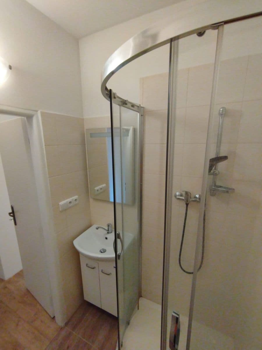 Prenájom bytu 2-izbový 55 m², Revoluční, Žďár nad Sázavou, Kraj Vysočina Prenájom bytu 2-izbový 55 m², Revoluční, Žďár nad Sázavou, Kraj Vysočina