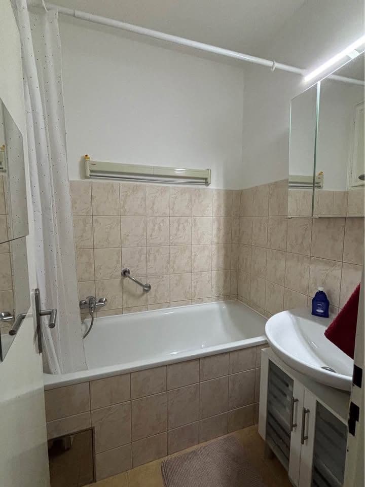 Prenájom bytu 1-izbový 35 m², Vinohradská, Praha, Praha Prenájom bytu 1-izbový 35 m², Vinohradská, Praha, Praha