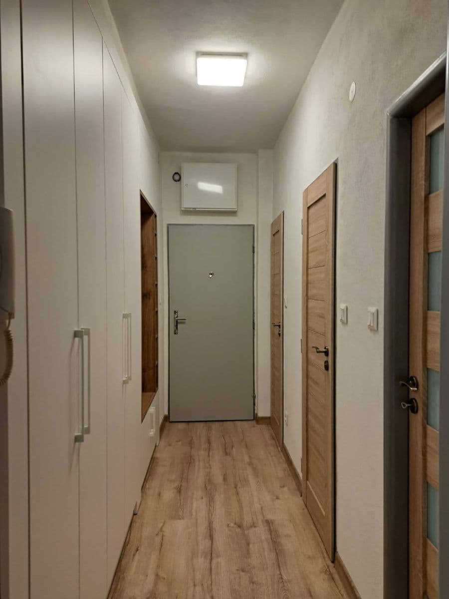 Prenájom bytu 2-izbový 50 m², Družstevní, Velké Meziříčí, Kraj Vysočina Prenájom bytu 2-izbový 50 m², Družstevní, Velké Meziříčí, Kraj Vysočina