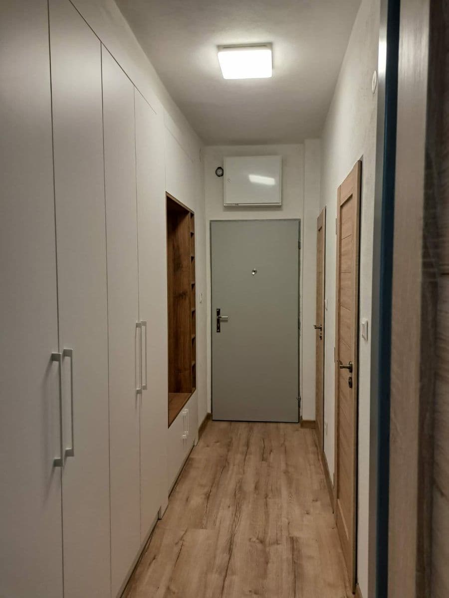 Prenájom bytu 2-izbový 50 m², Družstevní, Velké Meziříčí, Kraj Vysočina Prenájom bytu 2-izbový 50 m², Družstevní, Velké Meziříčí, Kraj Vysočina