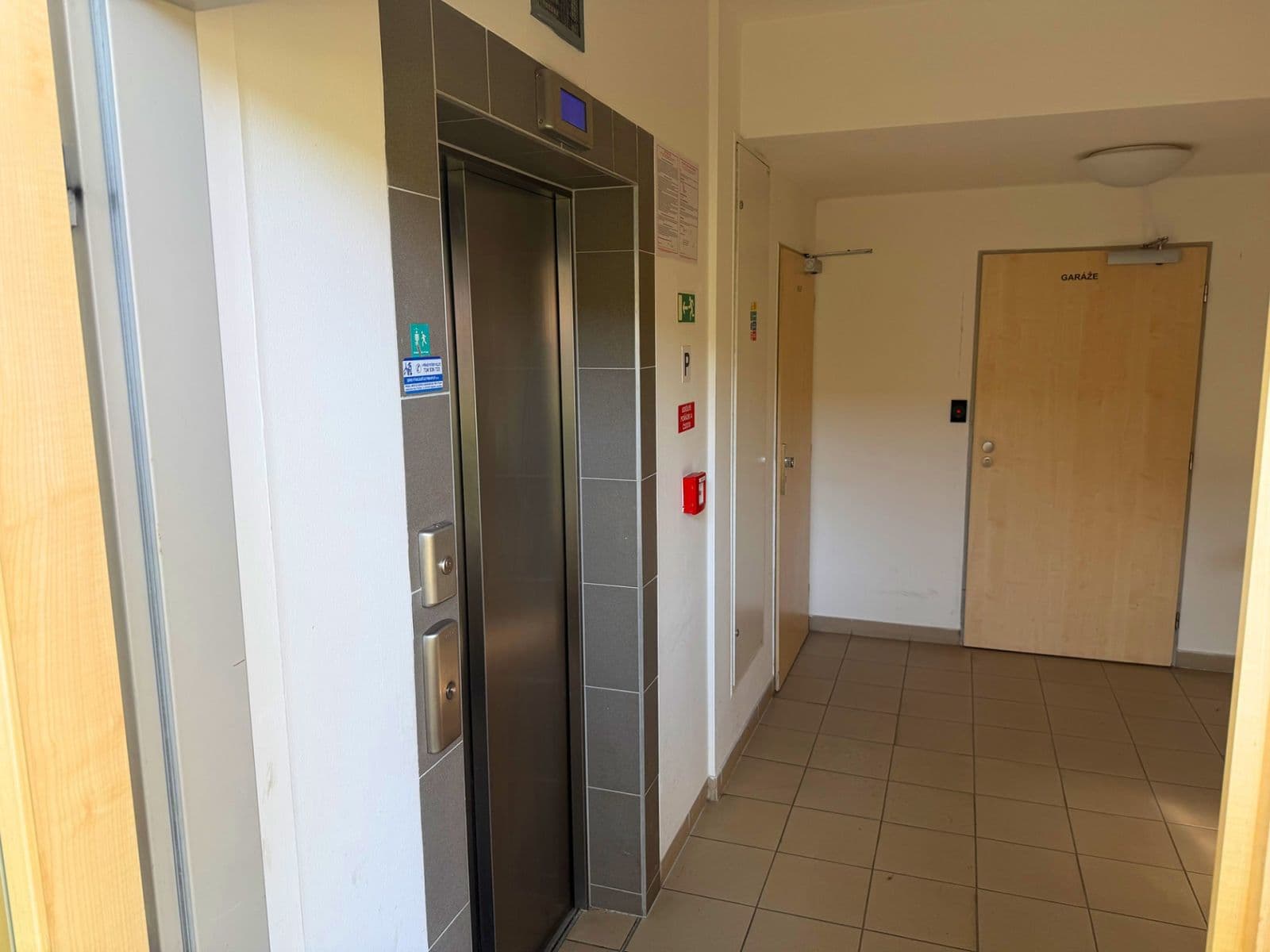 Prenájom bytu 3-izbový 69 m², Hornoměcholupská, Praha, Praha Prenájom bytu 3-izbový 69 m², Hornoměcholupská, Praha, Praha