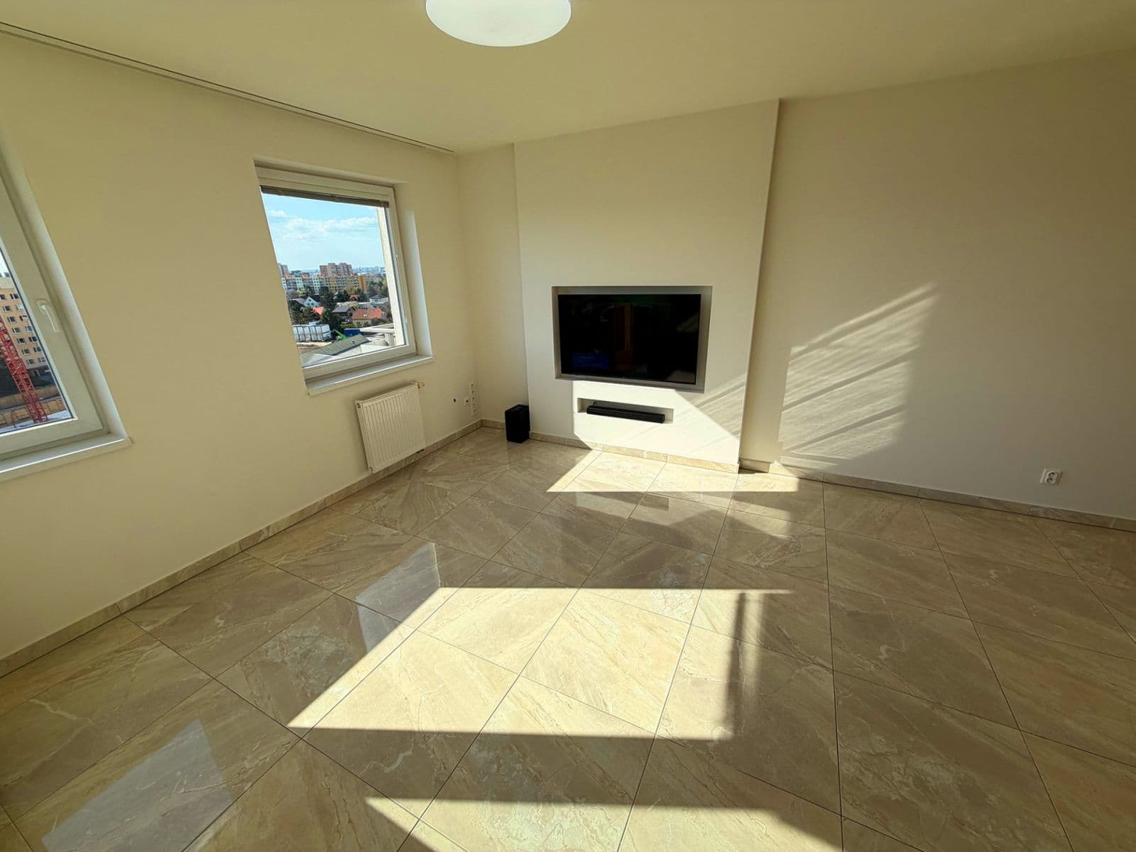 Prenájom bytu 3-izbový 69 m², Hornoměcholupská, Praha, Praha Prenájom bytu 3-izbový 69 m², Hornoměcholupská, Praha, Praha